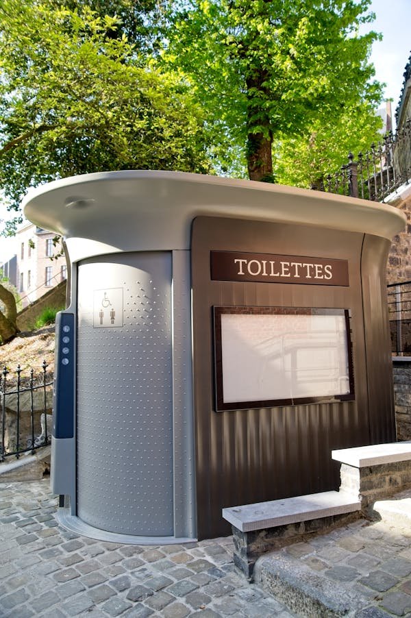 Toilettes sèches publiques : solutions écologiques pour collectivités